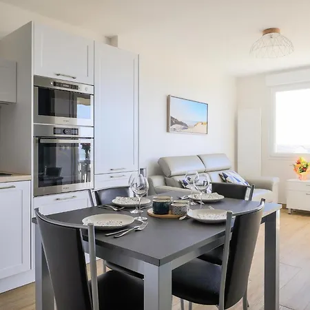 Stunning In Stella-Plage