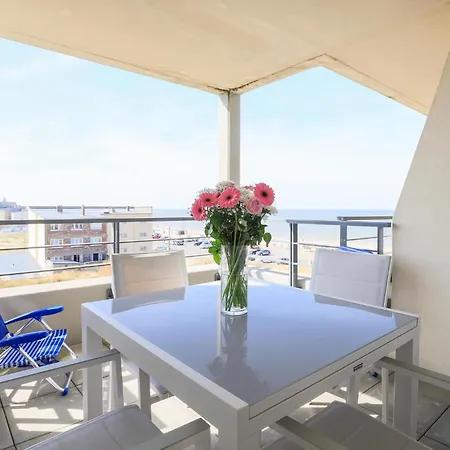 2 Bedroom Beautiful In * 斯特拉海滩